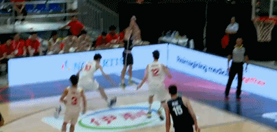 手感持续火热！斯洛文尼亚前三节命中12个3分，领先22分